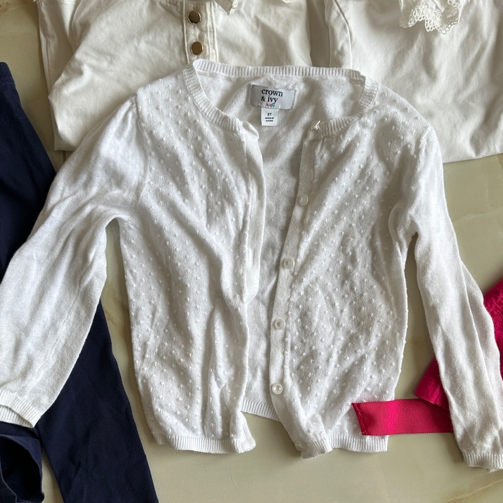2T clothes bundle - Picture 9 of 15